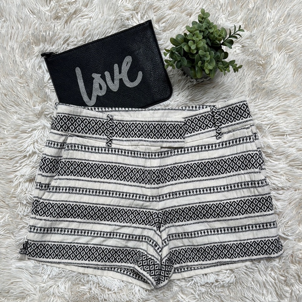 🎉HP🎉 Loft Riviera Geometric Stripe Shorts 💗 Black & Ivory